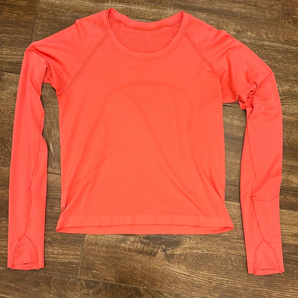 Lululemon swiftly tech cropped long sleeve size 8